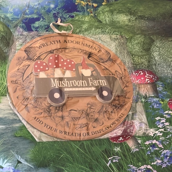 Primitives by Kathy Wreath Insert, Wood, Mushroom Farm Truck, NWT - Picture 6 of 7